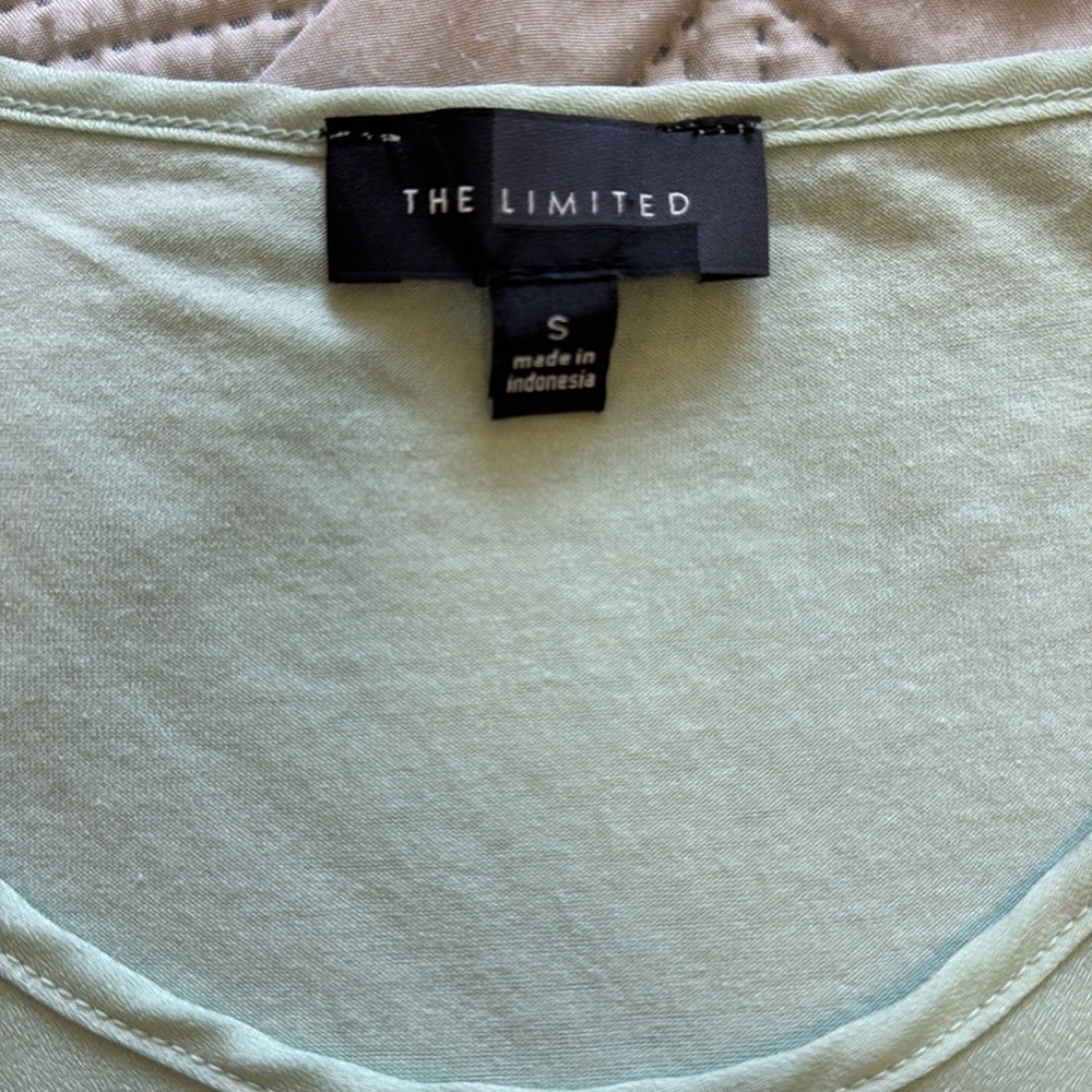 2/$10 The Limited Ruffled Cap Sleeve Blouse Top Sz S Pale Green - Picture 2 of 7